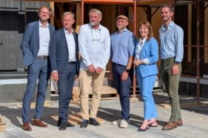 ARE Projektentwicklungsleiter Gerd Pichler, ARE Geschäftsführer Gerald Beck, Baudirektor Werner Deringer,  Vizebürgermeister Rainer Praschak, Bürgermeisterin Silvia Drechsler und Rhomberg Geschäftsführer Simon Battlogg